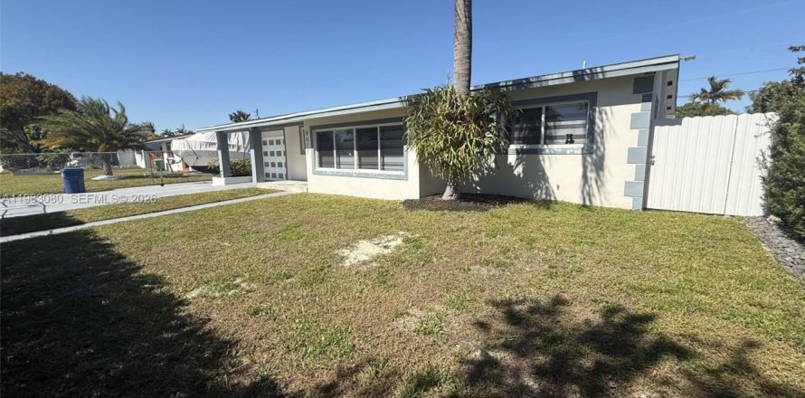 Villa ou maison à Cutler Bay, Floride 3 chambres № 2025577