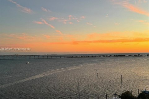 Снять в аренду кондоминиум в Майами, Флорида 2 спальни, 95.69м2, № 2085163 - фото 9