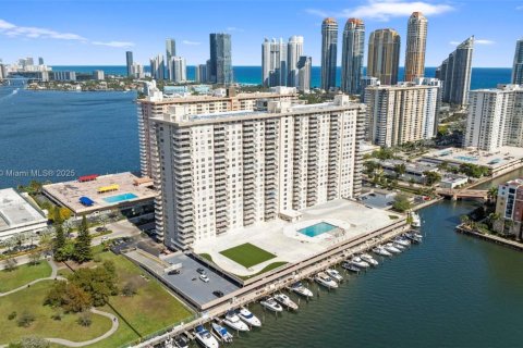 Copropriété à vendre à Sunny Isles Beach, Floride: 55.28 m2 № 1763860 - photo 3