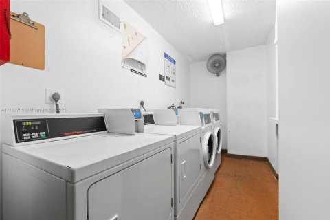 Copropriété à vendre à Sunny Isles Beach, Floride: 55.28 m2 № 1763860 - photo 22