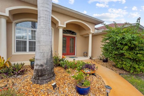 Villa ou maison à vendre à Rotonda, Floride: 3 chambres, 194.35 m2 № 1722822 - photo 2