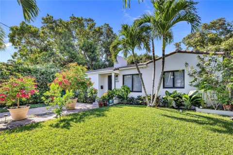 House in Miami, Florida 3 bedrooms, 133.31 sq.m. № 2071280