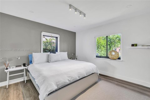 House in Miami, Florida 3 bedrooms, 133.31 sq.m. № 2071280 - photo 7