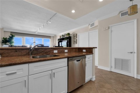 Copropriété à louer à Pompano Beach, Floride: 1 chambre, 67.82 m2 № 2418066 - photo 10