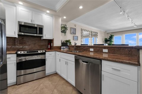 Copropriété à louer à Pompano Beach, Floride: 1 chambre, 67.82 m2 № 2418066 - photo 9