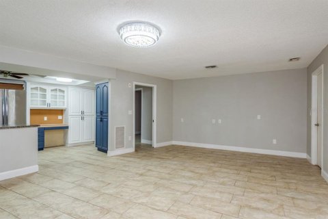Casa en alquiler en Dunedin, Florida, 4 dormitorios, 230.03 m2 № 1917339 - foto 9