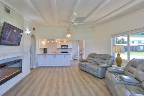 House in Ormond Beach, Florida 3 bedrooms, 159.33 sq.m. № 1719627 - photo 8