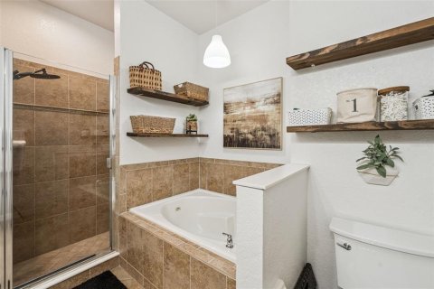Villa ou maison à vendre à Casselberry, Floride: 4 chambres, 191.75 m2 № 2345516 - photo 21