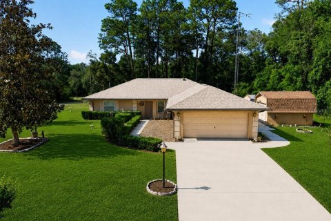 Casa en Citrus Springs, Florida 3 dormitorios, 160.54 m2 № 2094579