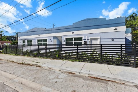 Commercial property in Miami, Florida 185.8 sq.m. № 1972535 - photo 7