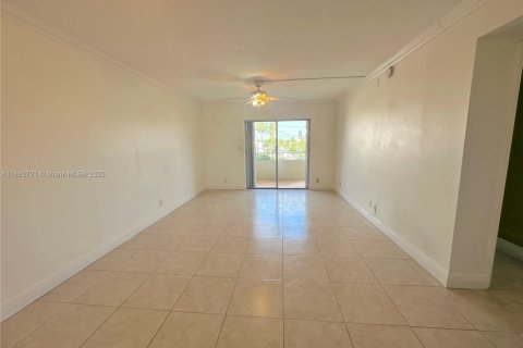 Copropriété à louer à Fort Lauderdale, Floride: 1 chambre, 64.1 m2 № 1945070 - photo 6
