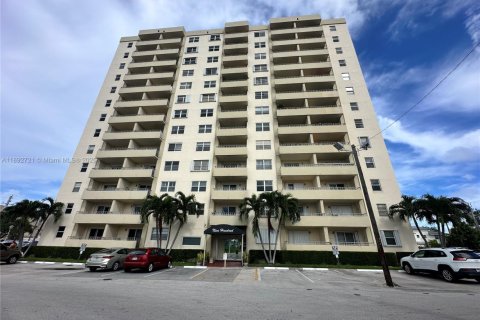 Copropriété à louer à Fort Lauderdale, Floride: 1 chambre, 64.1 m2 № 1945070 - photo 1