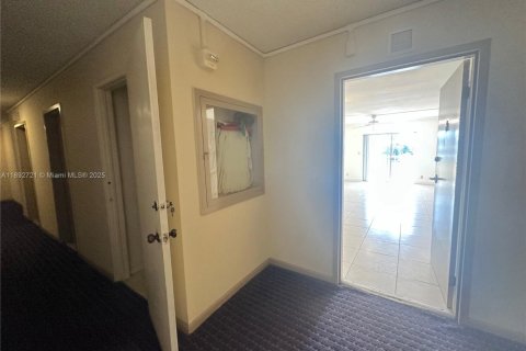 Copropriété à louer à Fort Lauderdale, Floride: 1 chambre, 64.1 m2 № 1945070 - photo 4
