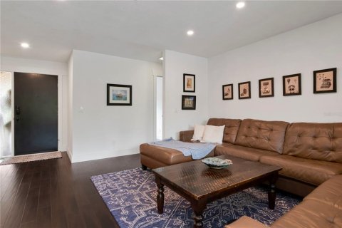 Villa ou maison à vendre à Saint Petersburg, Floride: 4 chambres, 174.75 m2 № 2437247 - photo 8