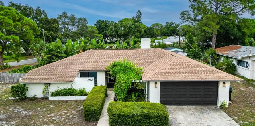 Villa ou maison à Saint Petersburg, Floride 4 chambres, 174.75 m2 № 2437247