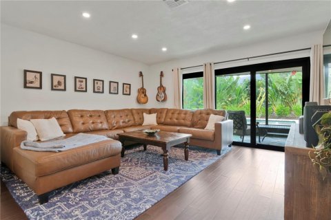 Villa ou maison à vendre à Saint Petersburg, Floride: 4 chambres, 174.75 m2 № 2437247 - photo 3