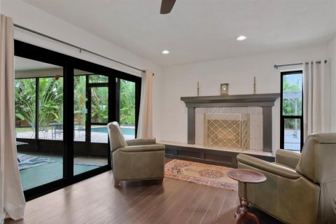 Villa ou maison à vendre à Saint Petersburg, Floride: 4 chambres, 174.75 m2 № 2437247 - photo 6