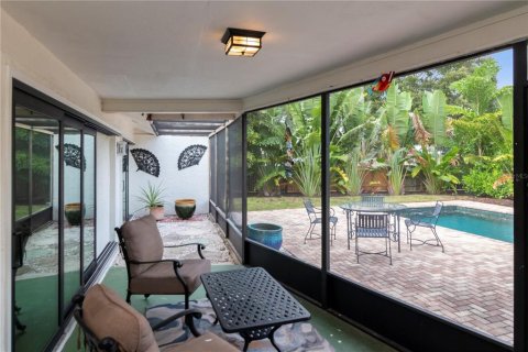 Villa ou maison à vendre à Saint Petersburg, Floride: 4 chambres, 174.75 m2 № 2437247 - photo 18