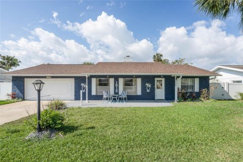 Villa ou maison à vendre à Daytona Beach, Floride: 5 chambres, 193.05 m2 № 1562043 - photo 1