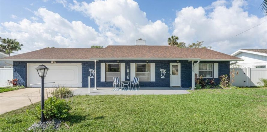 House in Daytona Beach, Florida 5 bedrooms, 193.05 sq.m. № 1562043
