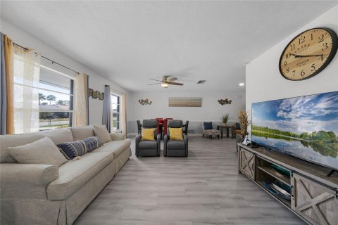 Villa ou maison à vendre à Daytona Beach, Floride: 5 chambres, 193.05 m2 № 1562043 - photo 3