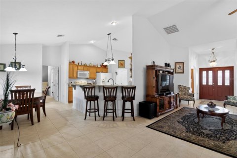 Villa ou maison à louer à Ocala, Floride: 4 chambres, 208.57 m2 № 2386566 - photo 5