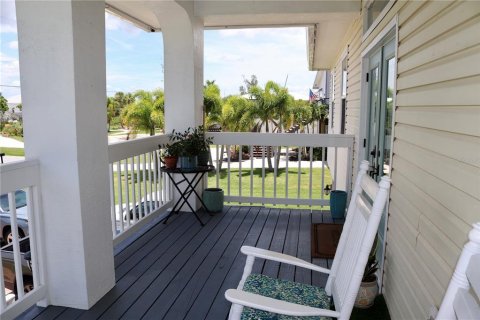 Villa ou maison à vendre à Punta Gorda, Floride: 4 chambres, 240.43 m2 № 1750268 - photo 5
