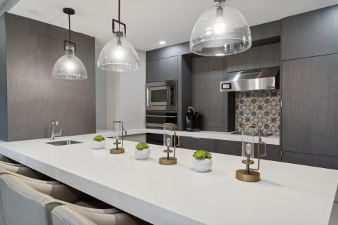 Снять в аренду кондоминиум в Бока-Ратон, Флорида 3 спальни, 257.53м2, № 1061130 - фото 1