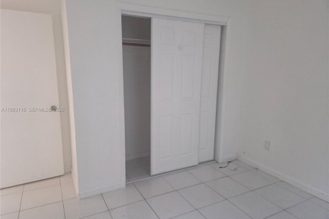 Снять в аренду виллу или дом в Майами, Флорида 2 спальни, 137.68м2, № 2078190 - фото 8