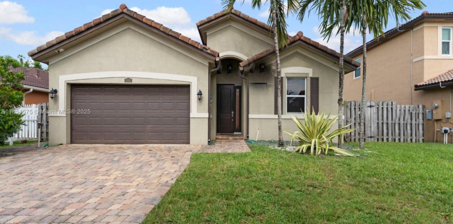 Villa ou maison à Homestead, Floride 3 chambres, 157.93 m2 № 1872511