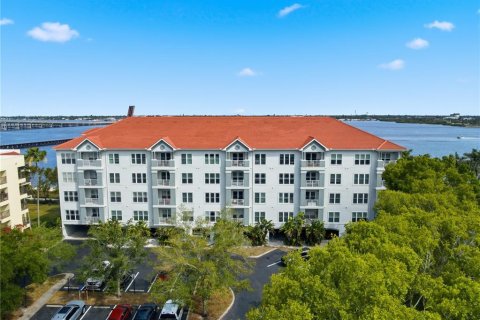 Copropriété à louer à Bradenton, Floride: 2 chambres, 93.74 m2 № 2408366 - photo 2