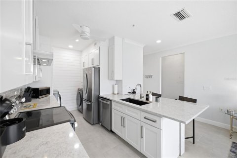 Copropriété à louer à Bradenton, Floride: 2 chambres, 93.74 m2 № 2408366 - photo 11