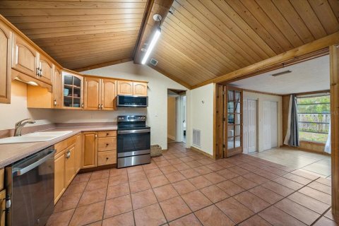 House in Sarasota, Florida 3 bedrooms, 135.36 sq.m. № 2200243 - photo 7