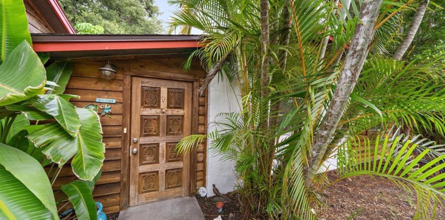 House in Sarasota, Florida 3 bedrooms, 135.36 sq.m. № 2200243