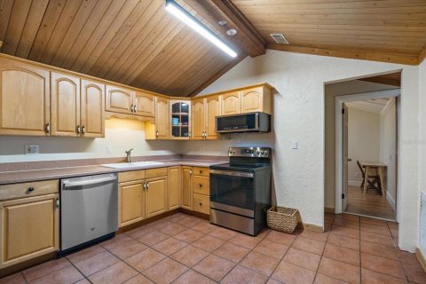 House in Sarasota, Florida 3 bedrooms, 135.36 sq.m. № 2200243 - photo 8