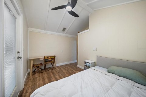 House in Sarasota, Florida 3 bedrooms, 135.36 sq.m. № 2200243 - photo 25