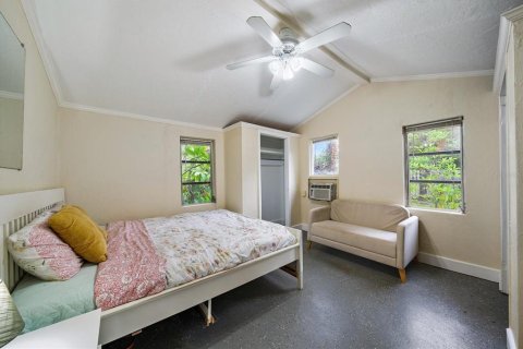 House in Sarasota, Florida 3 bedrooms, 135.36 sq.m. № 2200243 - photo 26