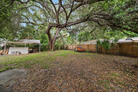House in Sarasota, Florida 3 bedrooms, 135.36 sq.m. № 2200243 - photo 30