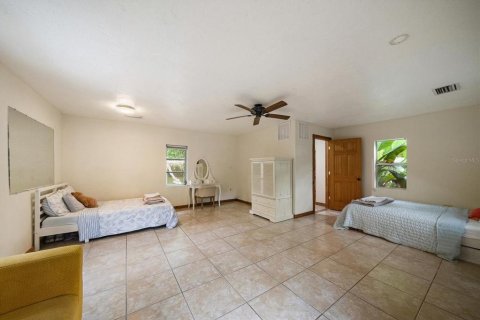 House in Sarasota, Florida 3 bedrooms, 135.36 sq.m. № 2200243 - photo 19