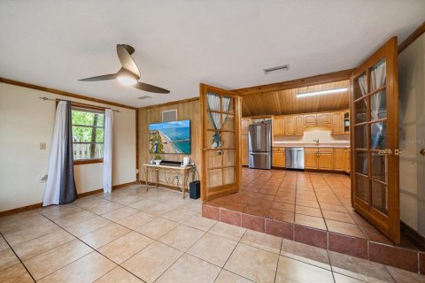 House in Sarasota, Florida 3 bedrooms, 135.36 sq.m. № 2200243 - photo 4