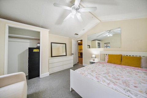 House in Sarasota, Florida 3 bedrooms, 135.36 sq.m. № 2200243 - photo 28