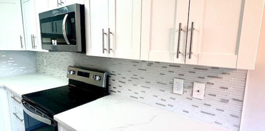 Condo in Delray Beach, Florida, 2 bedrooms № 1223216