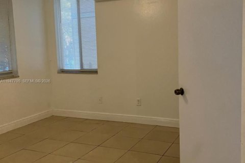 Снять в аренду кондоминиум в Помпано-Бич, Флорида 2 спальни, 96.15м2, № 2003853 - фото 5