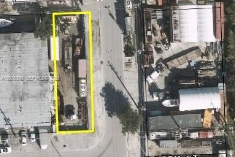 Immobilier commercial à Hialeah, Floride № 2170622
