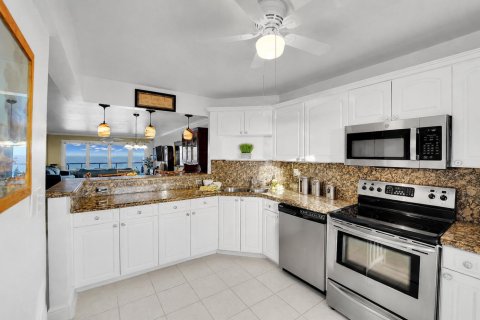 Condo in Pompano Beach, Florida, 2 bedrooms  № 2338020 - photo 7