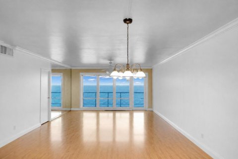 Condo in Pompano Beach, Florida, 2 bedrooms  № 2338020 - photo 11