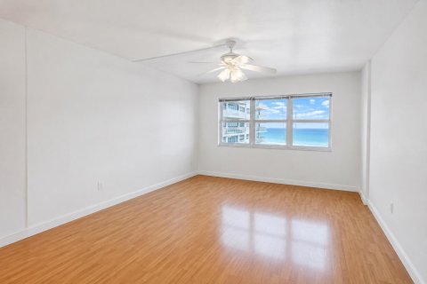 Condo in Pompano Beach, Florida, 2 bedrooms  № 2338020 - photo 6