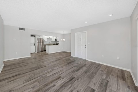 Condominio en venta en Tarpon Springs, Florida, 3 dormitorios, 110.09 m2 № 2196497 - foto 14