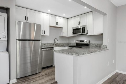 Condominio en venta en Tarpon Springs, Florida, 3 dormitorios, 110.09 m2 № 2196497 - foto 2