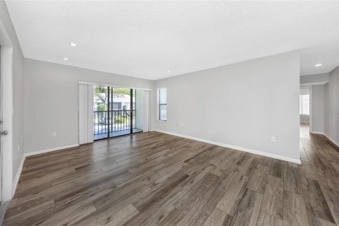 Condominio en venta en Tarpon Springs, Florida, 3 dormitorios, 110.09 m2 № 2196497 - foto 12
